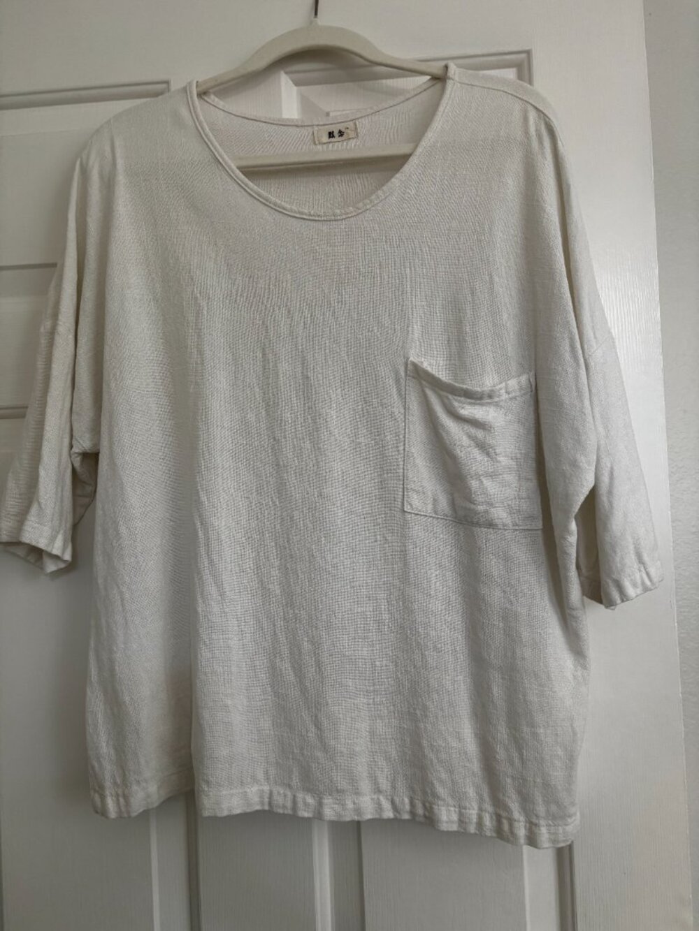 linen top oversized, boxy silhouette, minimalist aesthetic - L
